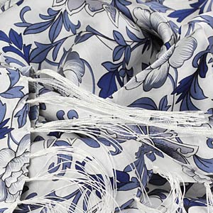 The detailed picture of Long Fringed Silk Scarves Silk Scarf Painting 