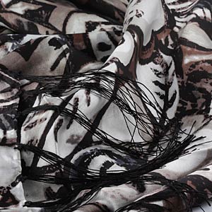 The detailed picture of Long Fringed Silk Scarves Silk Scarf Painting 