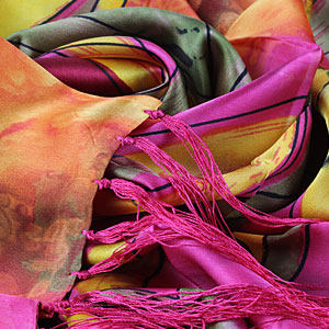 The detailed picture of Long Fringed Silk Scarves Silk Scarf Painting 